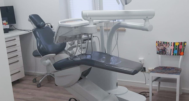 Behandlungsraum in einer Zahnarzt-Praxis